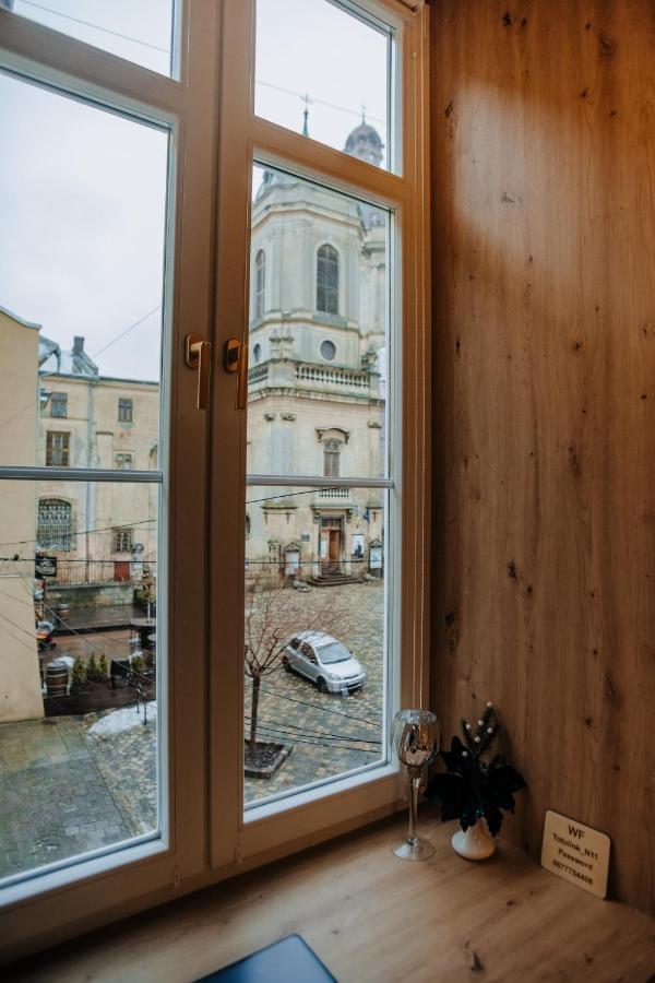 V.I.P Apartments Dominikanos Lviv Extérieur photo