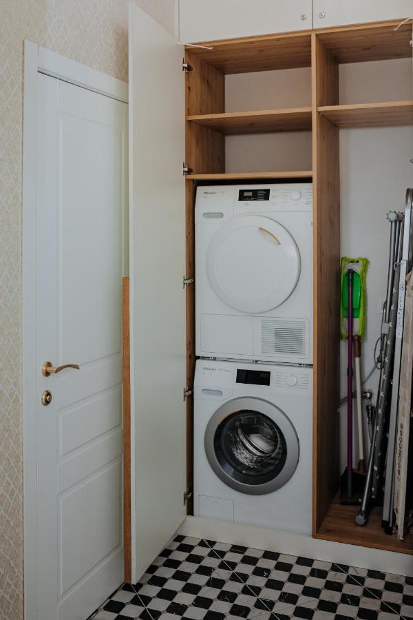 V.I.P Apartments Dominikanos Lviv Extérieur photo