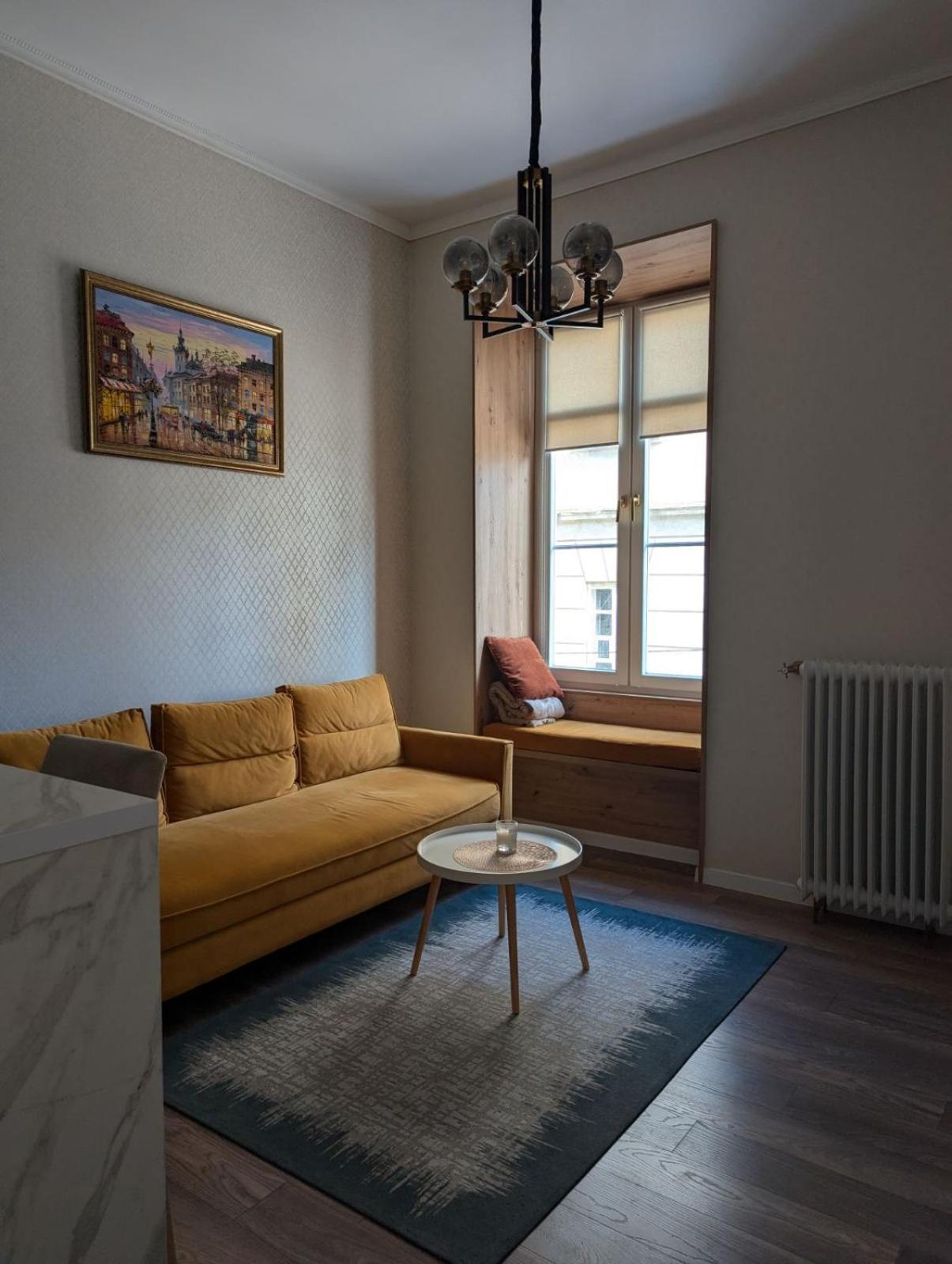 V.I.P Apartments Dominikanos Lviv Extérieur photo